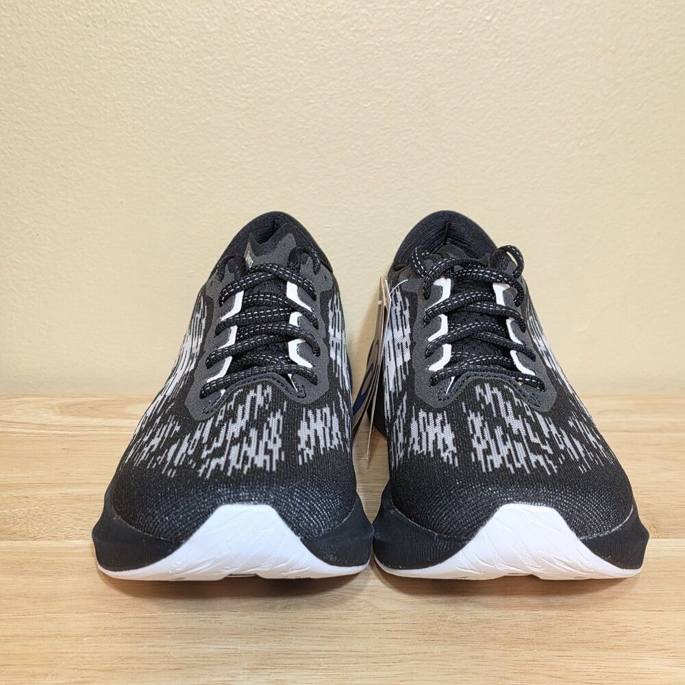 ASICS Novablast 3 Running Shoes Black White 1011B458-002 Men's Size 8.5 Women 10 - Picture 2 of 8